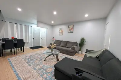 Image de 2br Suite Near Yyc Airport & Downtown - 4404 – Up