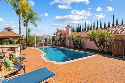 Image de Regen Retreat - 8 Minutes to Monserate Winery