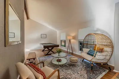 Image de Spacious 4-Bedrooms House with Ac Near Domain & Q2, Sleeps 10, Patio + Bbq