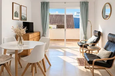 Image de Appartement « Central Fuengirola Terrace A222 » avec terrasse privée, Wi-Fi et climatisation