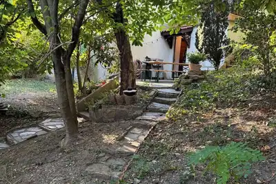 Image de Logement entier dans un coin de verdure en pleine ville