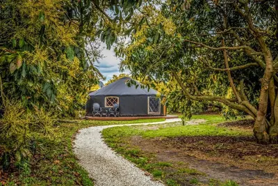 Image de Luxury Camping Yurt with a Hot Tub near the Bay of Plenty, North Island