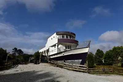 Image de Incredible Family Glamping Accommodation on a Historic Ship in King Country, North Island