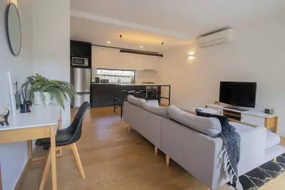 Image de This house is a 2 bedroom(s), 1 bathrooms, located in Lake Wendouree, Vic.