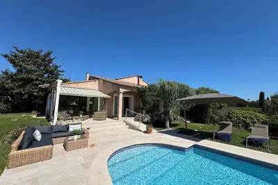 Image de Belle Villa dans domaine privé avec 5 chambres, piscine, vue panoramique