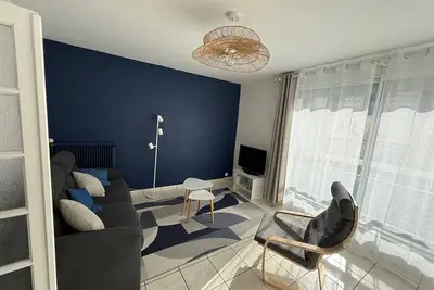 Image de Bel Appartement Lumineux et rénové au centre de Concarneau avec Parking privé