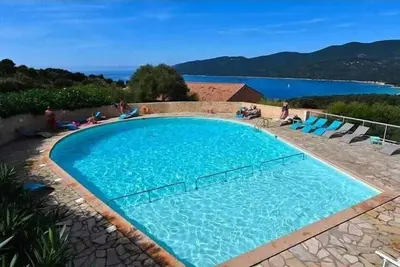 Image de Agréable F2 avec clim & wifi, dans résidence *** piscine, mer à pied