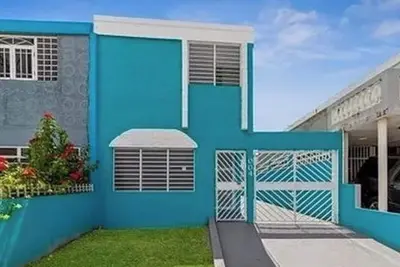 Image de Charming 4-bedroom Oasis Home