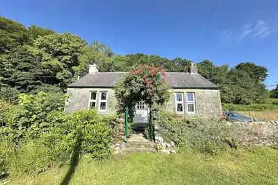 Image de Romantic Secluded Cosy Stone Cottage Beside the West Loch, Beautiful Argyll