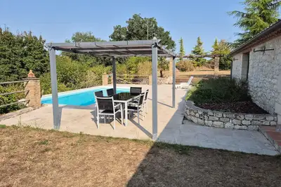 Image de Maison en pierre avec piscine privée – 6 pers – calme et nature