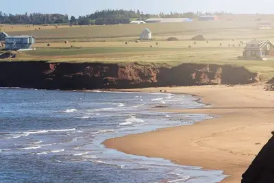 Image de Oceanview Luxury Home- Steps to Cousin’s Shore Beach, Minutes To Kensington