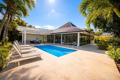 Image de Cerezas 57 - Villa Moderna con Piscina Privada