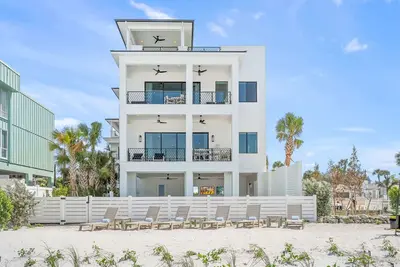 Image de Beachfront Luxury - Pool, Spa & Rooftop Deck