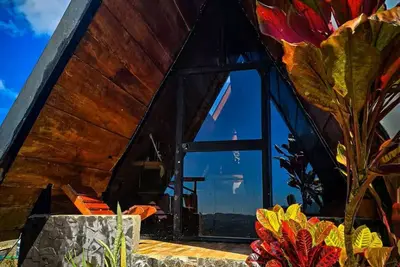 Image de Nirvana : A-Frame Cabin with Jacuzzi and view