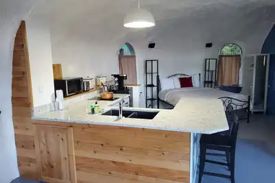 McKenzie River-View Cottage w/ Hot Tub & Deck