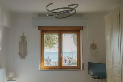 Image de Beachfront apartment by Immobiliare Gloria