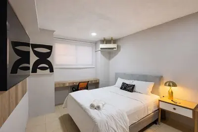 Image de Suite @ Lomas de Urdesa walk to Tennis Federation