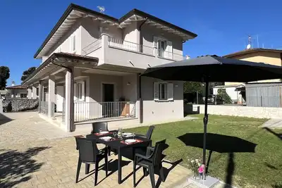 Image de Modern cottage a few kilometers from the coast. . .