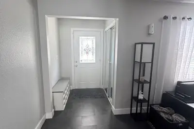 Sun, Pool & Beach: Largo Getaway