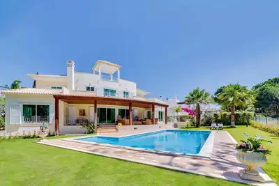 Villa Niva by Villa Plus