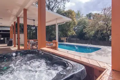 Image de Pool + Hot Tub Oasis and Coastal Vibes Near Au