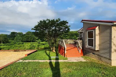 Image de Two bedroom, two full bath cottage in rural Southern Illinois.