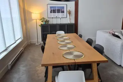 Spacious urban oasis