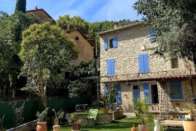 Image de Villa les Volets Bleus an authentic house in the