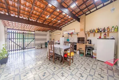 Image de Casa com Área Gourmet a 5 min da Praia de Gaivotas