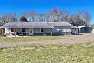 Image de Sunset Valley Retreat • 5 Fenced Acres • Near Lake