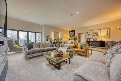 Image de Beautiful 4 Bed Sandstone Farmhouse