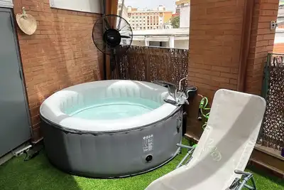 Image de Modern duplex penthouse with jacuzzi, large terrace, private parking. Central