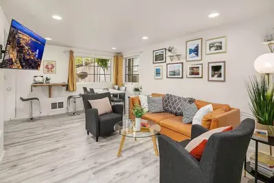 Image de Cozy Getaway Yard Home with Bbq - Uw - Children Hospital