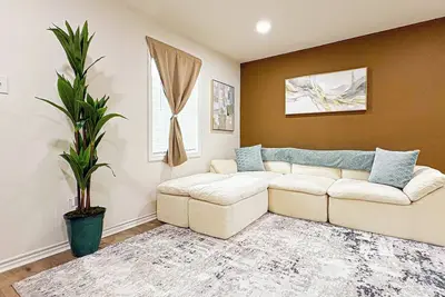 Image de Stylish 2br Retreat - Near Downtown Houston, Self Check in + Fast Wifi