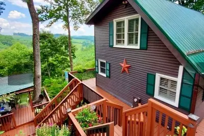 Image de Mountain and River Views - Tucked in the Trees - Wrap Around Porch