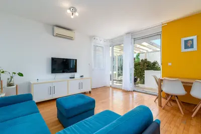 Image de Appartement de deux chambres avec la terrasse Trogir (A-25406-a)