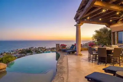 Lux Dream Villa - Bartender, Chef, Maid included