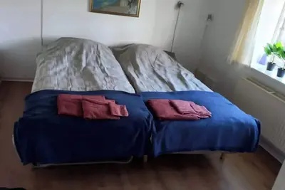 Image de Cozy & Spacious Rooms for 4 Single Beds