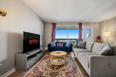 Image de 1br King Bed Dt | Parking| Gym| Sauna & Court