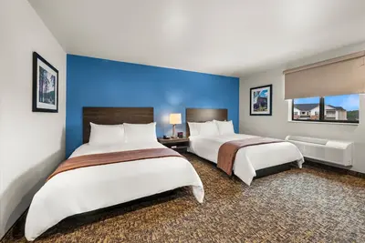 Image de 3 Room Stay for Pet-Lovers or Big Groups | near Centennial Bank Stadium