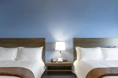 Image de 3 Family-Friendly Rooms | Stay near Bradbury Art Museum | Free Parking On-Site!