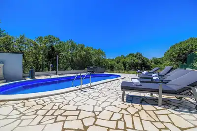 Image de Mediterranean villa with 5 bedrooms, pool and large outdoor area