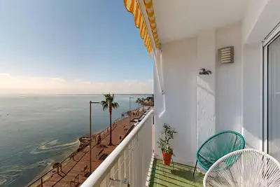Image de Appartement Mar Blau, idéalement situé en centre-ville et en front de mer.