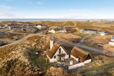 Image de Holiday home with sea view, close to the center of Klitmøller.