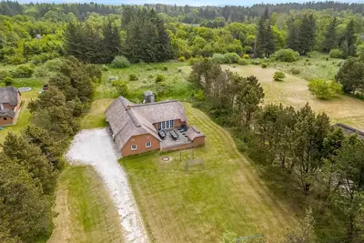 Image de Large pool house in Husby with sleeping space for 18 people.