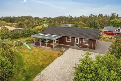 Image de Idyllic holiday home with spa and sauna, located in Vorupør in Thy.