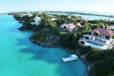 Image de Alta Bella Villa & Nordic Spa - 5 Bdr Oceanfront Estate