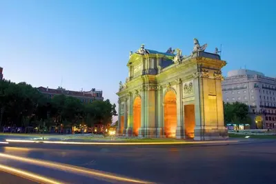 Image de Stylish Duplex Penthouse with Private Terraces in Ciudad Lineal