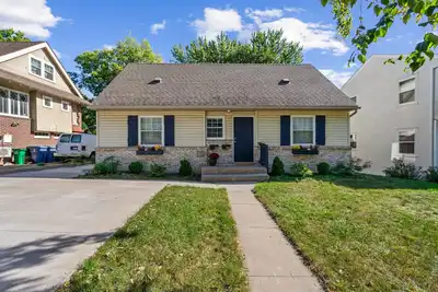 Image de Nicollet Ave Duplex – Steps to Cafes & Parks