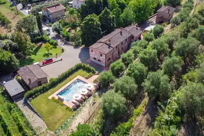 Image de Enchanting villa located within an agricultural estate on the Tuscan hills, surrounded by nature and with a breathtaking view of the surrounding countryside. The property, equipped with private outdoor parking, outdoor swimming pool, gym area and laundry